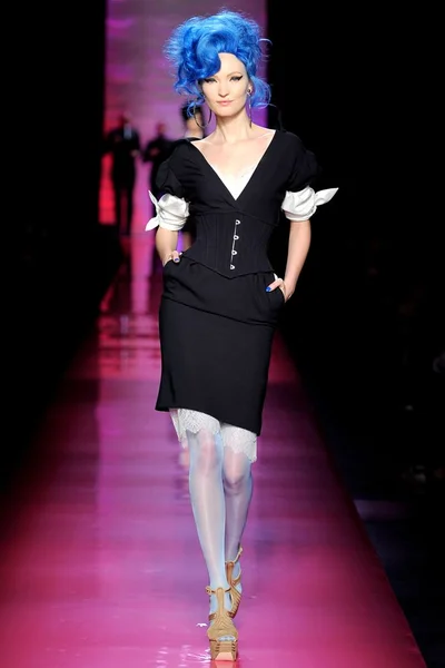 Look 7